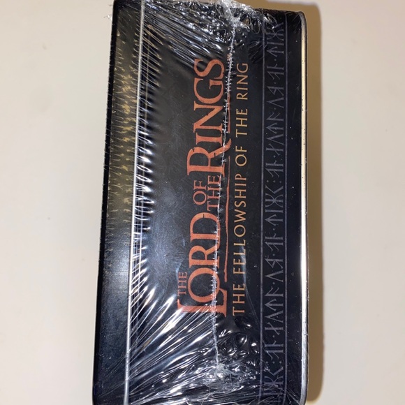Lord Rings Fellowship Of The Ring Action Flipz Cards Tin Sealed LOTR Artbox Gold - Picture 6 of 6